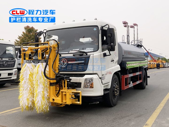 東風(fēng)天錦城市護(hù)欄清洗車